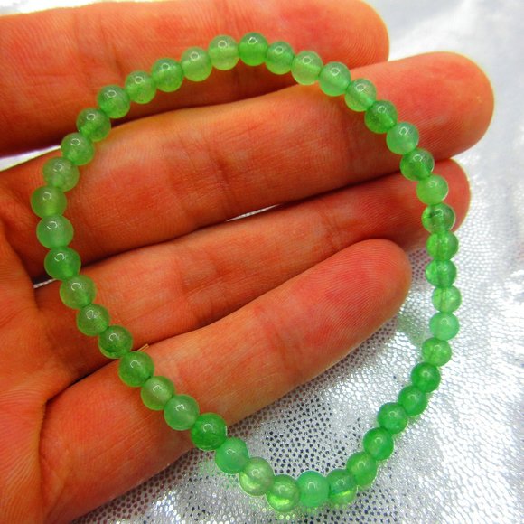 Green Aventurine 4mm Round 7" Stretchy Gemstone Bracelet - Picture 1 of 3